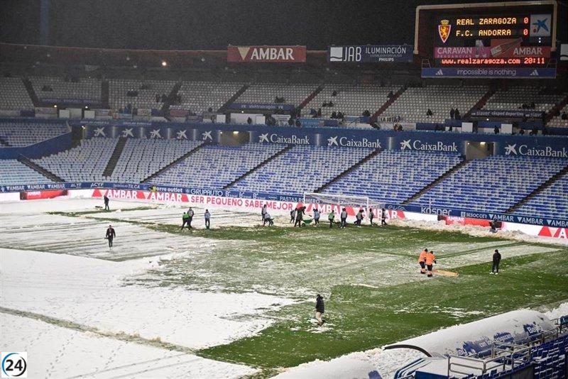 Nevasca en La Romareda paraliza el partido contra el Andorra