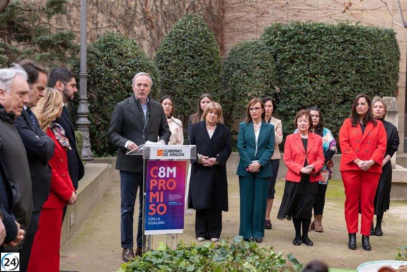 Azcón promete seguir trabajando por la igualdad y anuncia la creación de una guardia psicológica.