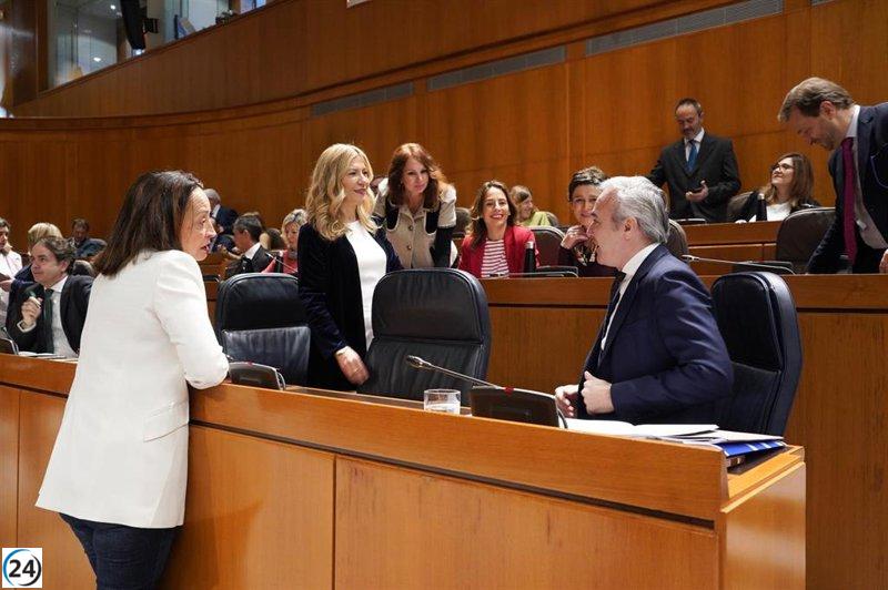 El alcalde de Zaragoza critica al PSOE por su apoyo a la ley de amnistía.