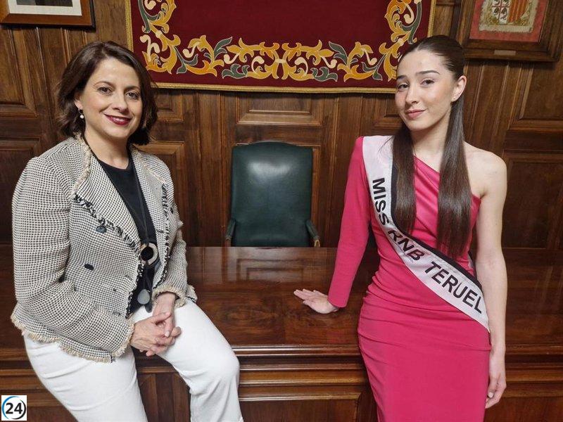 Emma Buj solicita respaldo turolense para finalista de Miss RNB Teruel 2024.