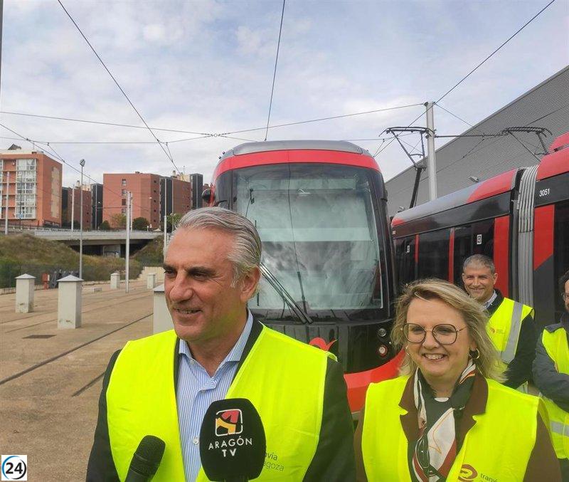 Los dos nuevos tranvías de Zaragoza en período de pruebas por cuatro semanas.