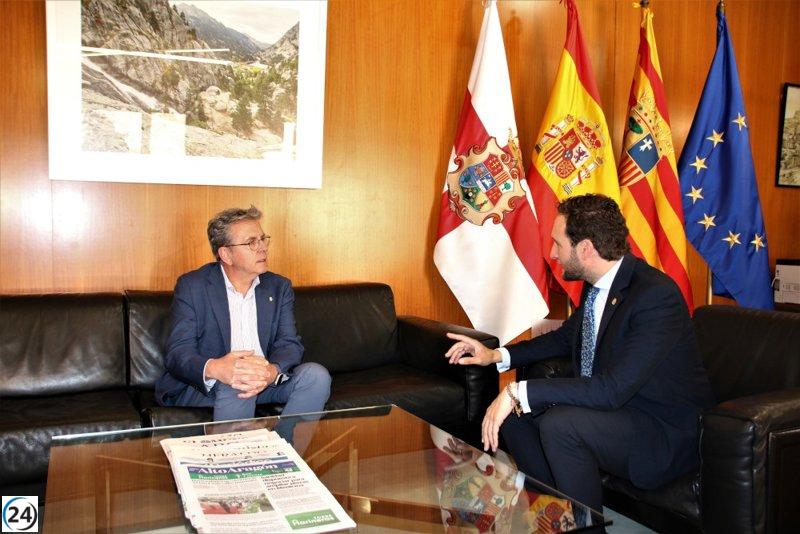 Jefes provinciales de Huesca y Lleida piden al Gobierno central mejoras en infraestructuras de transporte.