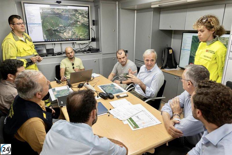 Azcón destaca la colaboración total entre las administraciones para combatir el incendio de El Pueyo.