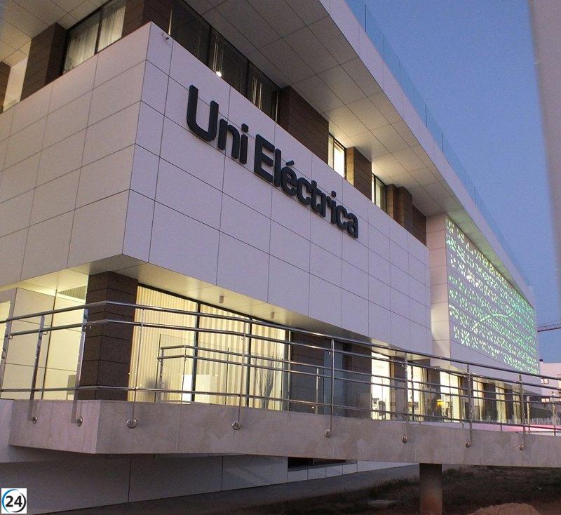 Extremadura exporta cinco veces más energía de la que consume, liderando a nivel nacional, revela informe de Unieléctrica.