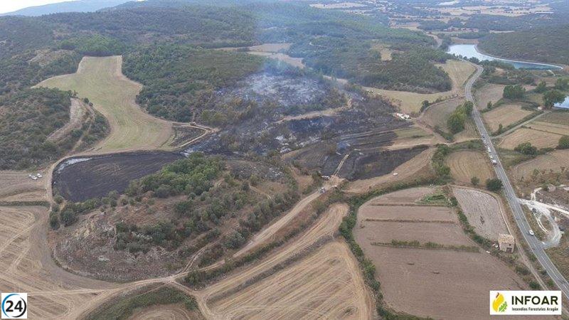 Controlado el fuego en Camporrells (Huesca) tras quemar siete hectáreas.