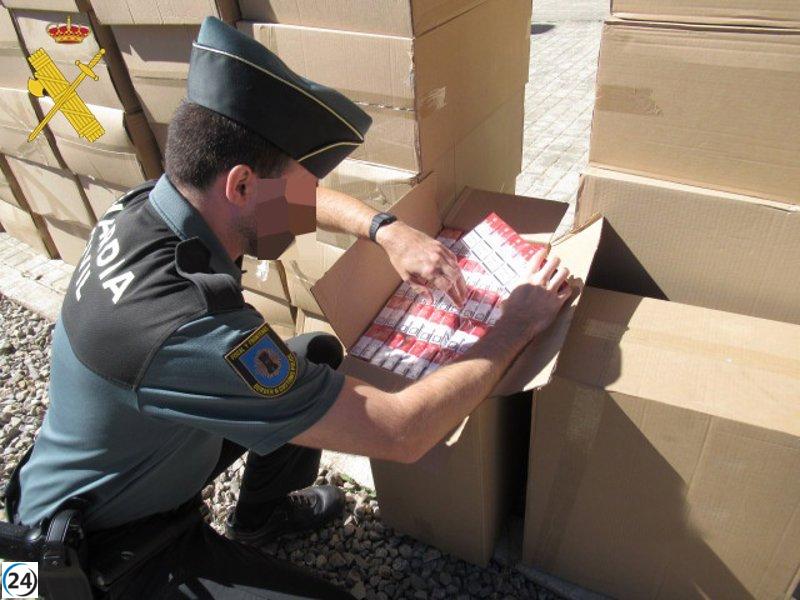 Mujer arrestada con 30,500 cajetillas de tabaco en Villafranca del Campo, Teruel.