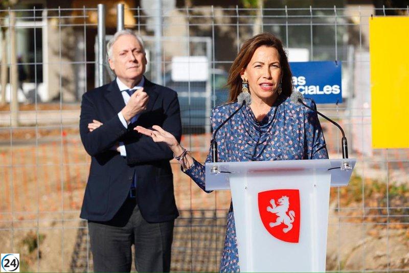 Chueca acusa a la ministra Rodríguez de ignorar a los alcaldes españoles al faltar a la FEMP en Zaragoza.
