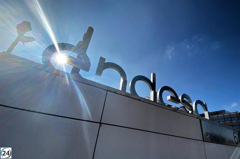 Endesa destina 120.000 euros a modernizar la red eléctrica en Alcañiz y Alcorisa.