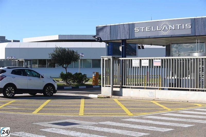 Ministro de Industria y Azcón exploran planta de Stellantis en Figueruelas este viernes.