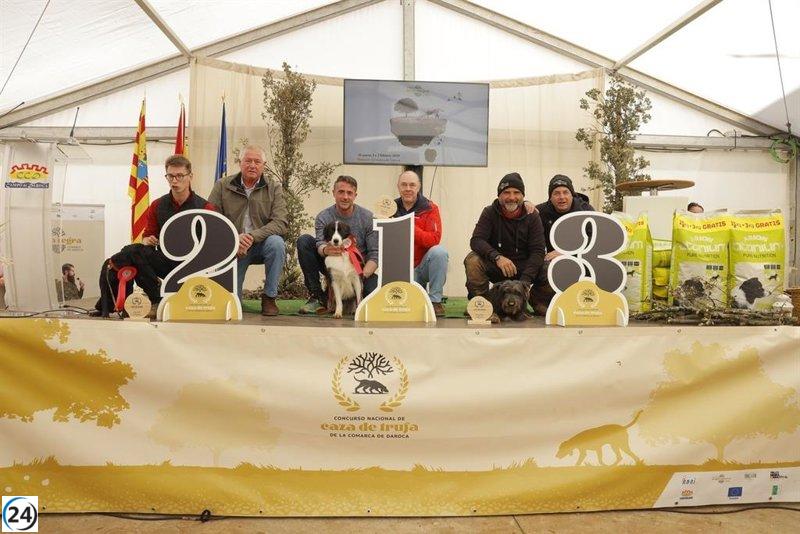 Álvaro García y Noa se coronan campeones del VI Concurso Nacional de Caza de Trufa en Campo de Daroca.