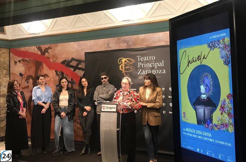 Rozalén y Luisa Gavasa representan los días finales de Chavela Vargas en un Teatro Principal con entradas agotadas.