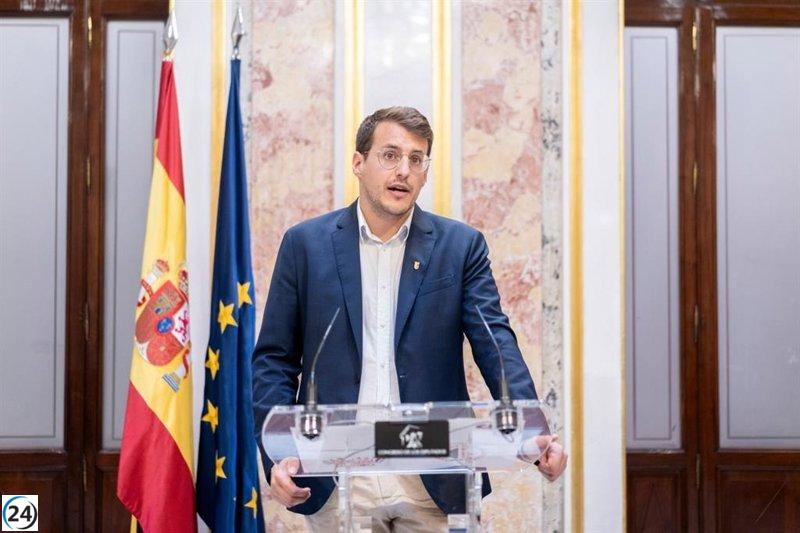 Jorge Pueyo (CHA) interroga al Gobierno español sobre cómo los aranceles de Trump afectan a la economía de Aragón.