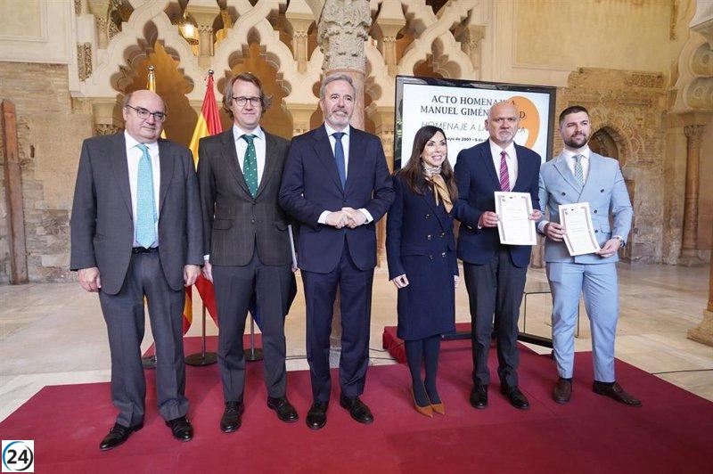 Azcón critica la influencia de quienes defienden el pasado criminal en la política actual.