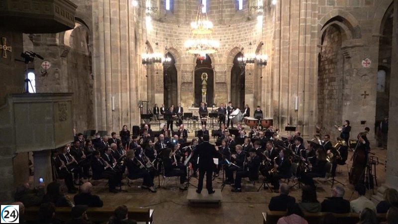 La Banda de Música de la Sierra de Algairén rinde tributo a los monasterios aragoneses en el Monasterio de Piedra.