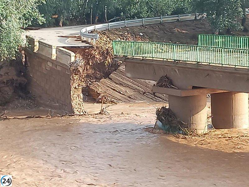 La DPT revisa el puente colapsado en Vinaceite y suministra 650.000 litros de agua a las comunidades damnificadas.