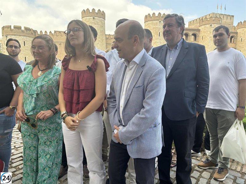 Calvet (Vox) denuncia que el bipartidismo ahoga a los jóvenes agricultores con altas cargas fiscales y burocráticas.