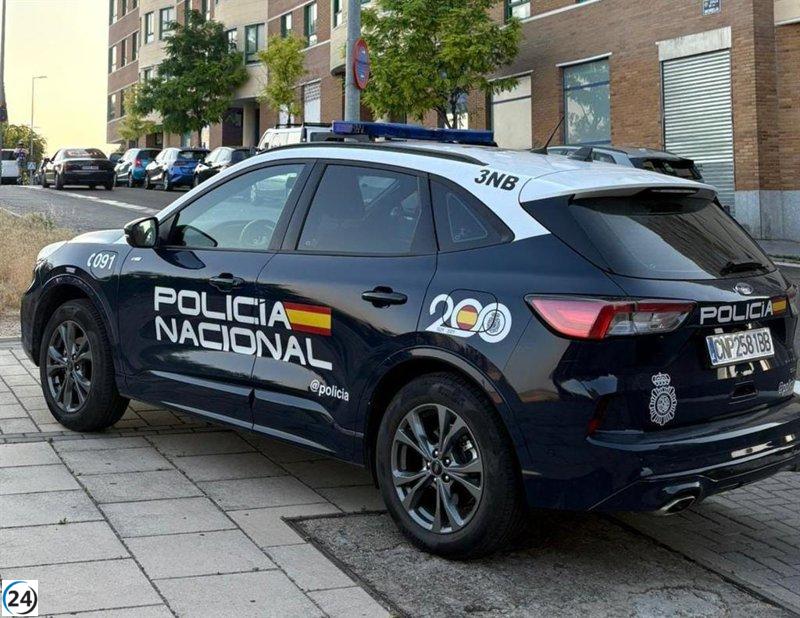 Arrestan a dos hombres por acoso sexual prolongado a una mujer en su trabajo y hogar.