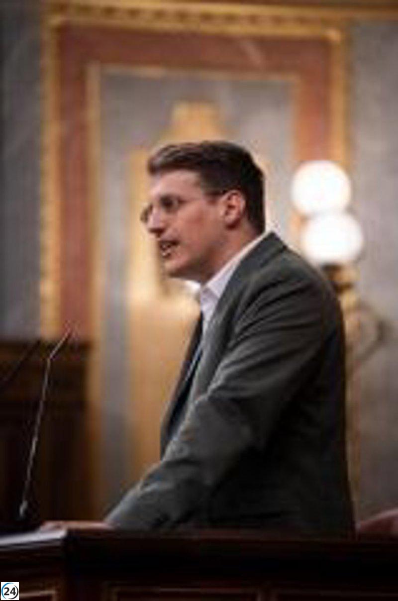 Pueyo (CHA) impulsa iniciativas para salvaguardar los derechos de los trabajadores culturales frente al avance de la IA generativa.