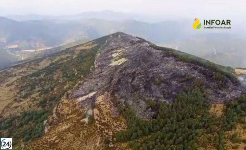 Se apaga el incendio forestal entre Aragüés del Puerto y Hecho en Huesca.