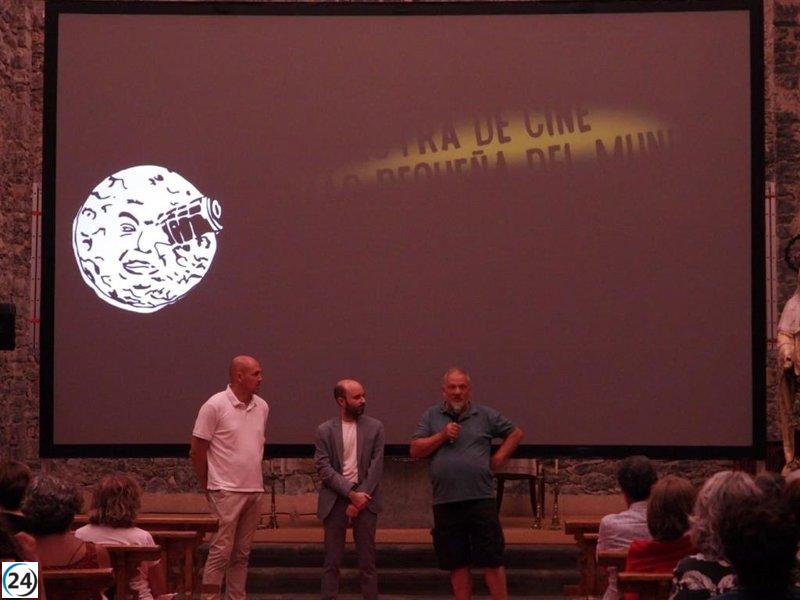Boltaña acoge la XIV Muestra de Cine de Ascaso con su tradicional proyección en el Hotel Monasterio.
