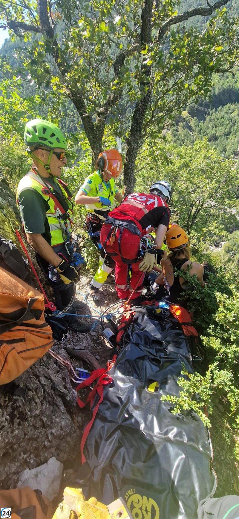Guardia Civil realiza 12 rescates en el Pirineo aragonés, incluyendo tres en el glaciar del Aneto.