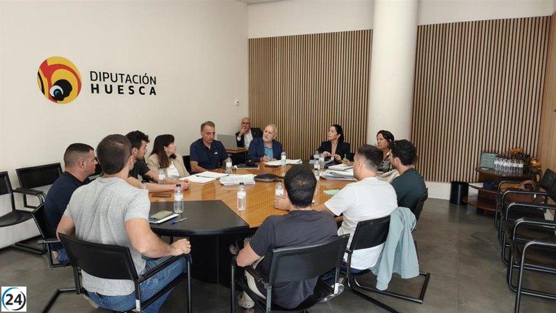 Diputación de Huesca propone mejoras laborales para bomberos: menos horas y ascensos.