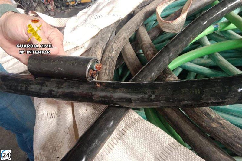 Detienen a dos personas en La Almolda por sustraer cable de cobre del AVE Madrid-Barcelona.