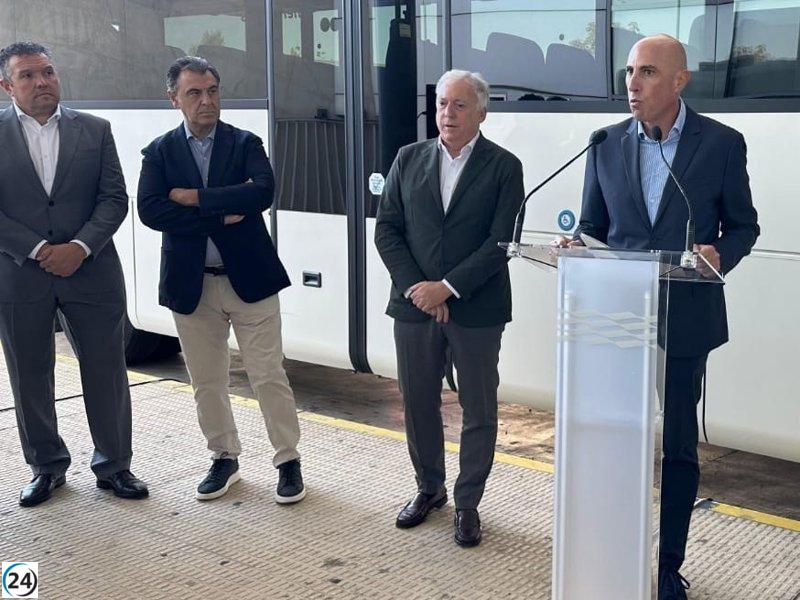 El Gobierno de Aragón alerta sobre la amenaza de eliminar 151 paradas de autobús en localidades rurales.