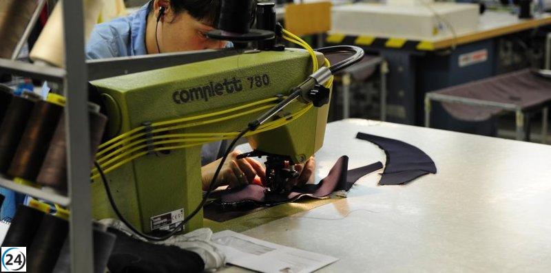 Gobierno de Aragón, Lacor Textil y CEOE Aragón se unen para validar las habilidades laborales de los trabajadores.