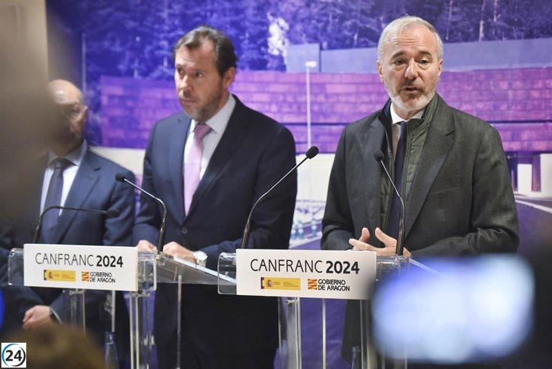 Conflicto entre Jorge Azcón y Óscar Puente por incidente con tren Ouigo en X.