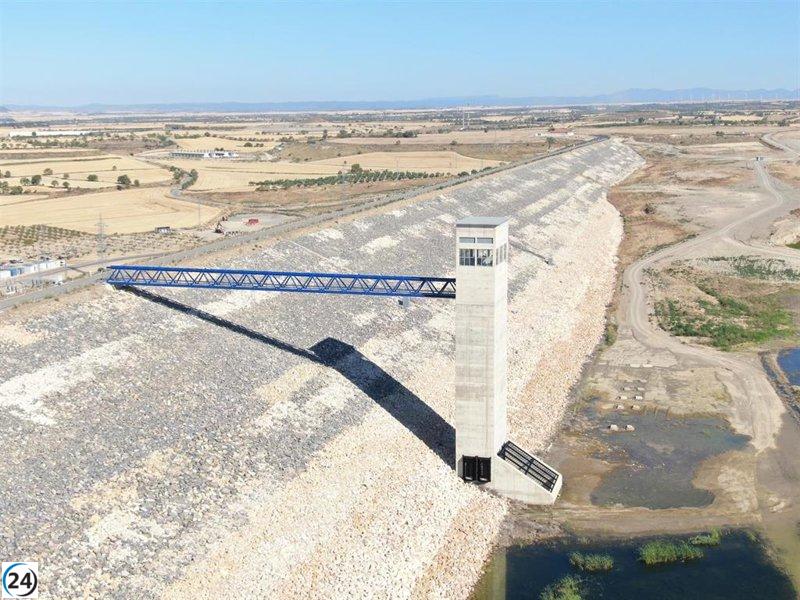 El embalse de Almudévar asegura la sostenibilidad del riego en el Alto Aragón, un sistema altamente eficiente.