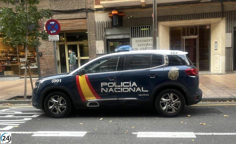 Dos jóvenes arrestados por robar cadenas de oro a una anciana en Echegaray y Caballero.