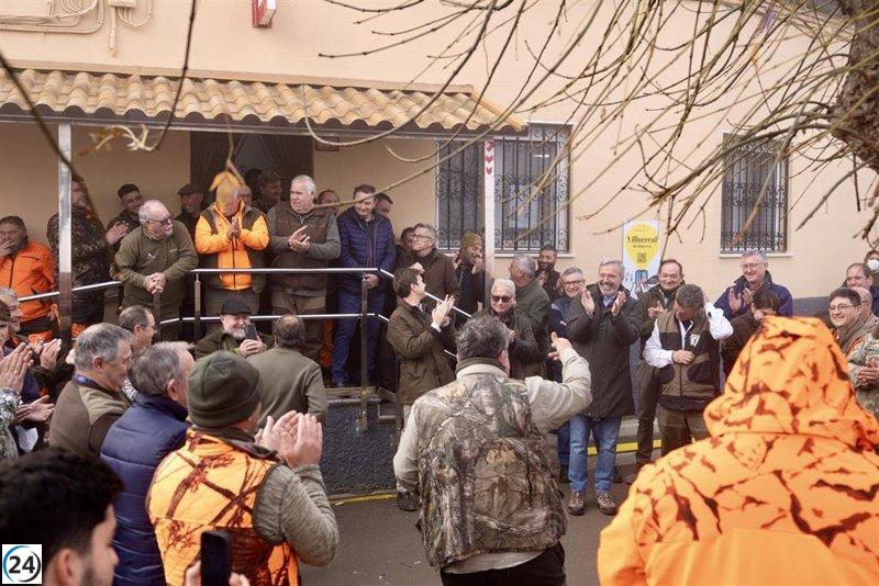 Azcón reconoce el esfuerzo de cazadores aragoneses en la lucha contra la peste porcina.