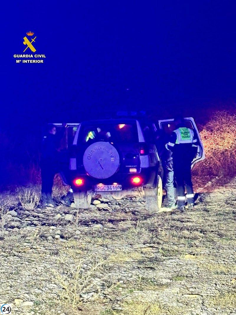 Guardia Civil de Teruel ayuda a conductor mayor en área de difícil acceso en Sarrión.