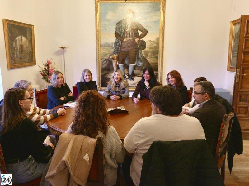 Mar Vaquero respalda a las empresas perjudicadas por el desalojo en Plaza Santa Clara, Huesca.