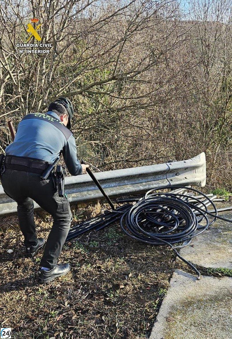 Tres arrestados por sustraer mil metros de cableado telefónico en Castillazuelo, Huesca.