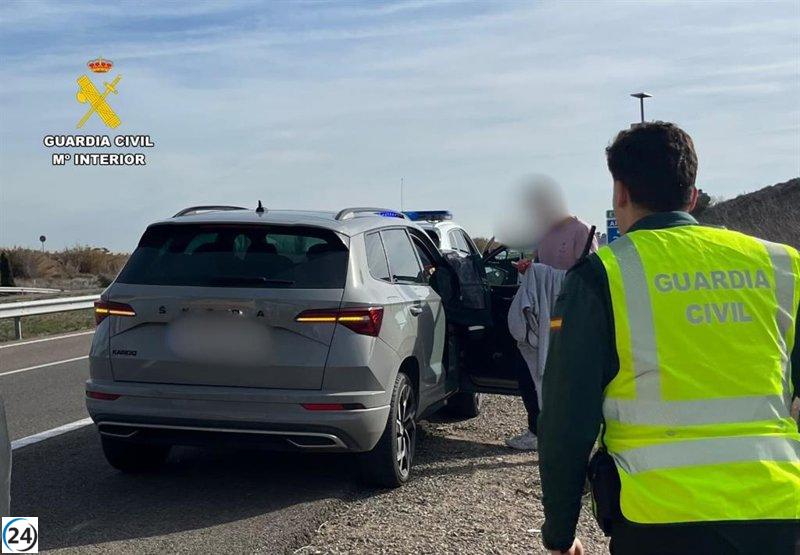 Mujer da a luz inesperadamente en la AP-68 y recibe ayuda inmediata de la Guardia Civil.