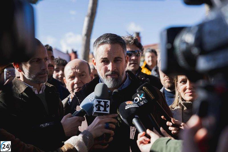 Abascal (Vox) sostiene que las instituciones están en crisis y carecen de liderazgo.