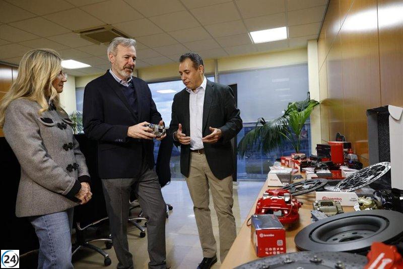 Azcón propone impulsar la inteligencia artificial en el sector automotriz con un plan de modernización y capacitación en Tecnopark.