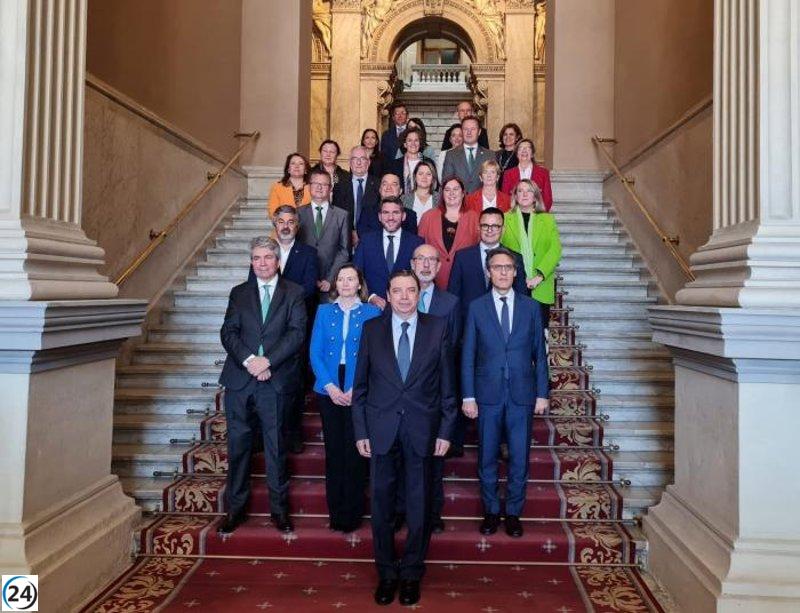 Olona propone incentivos de fijación de carbono para agricultores profesionales.