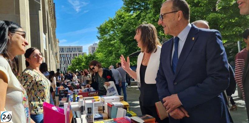 El sector del libro, motor de la cultura aragonesa según Faci.