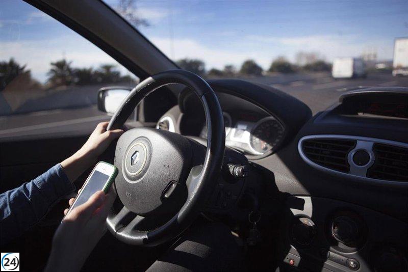 Tráfico lanza campaña contra distracciones al volante, principal causa de accidentes.
