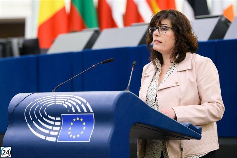 Isabel García (PSOE) propone que las compañías aéreas reembolsen vuelos cancelados por la pandemia.