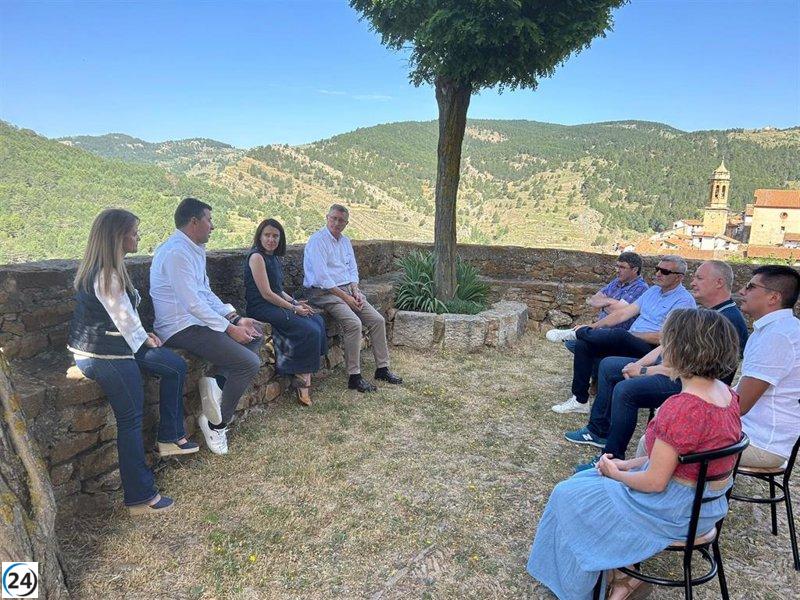 Blasco (PP) defiende diversificar el turismo en España hacia el interior.
