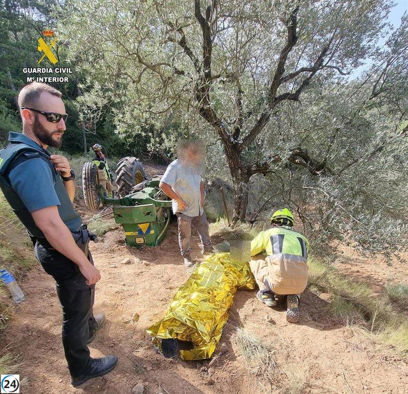 La Guardia Civil auxilia a agricultor contusionado tras volcar con su tractor en Colungo (Huesca)