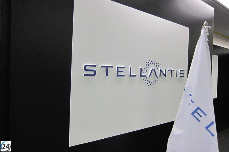 Azcón pressiona al Ministerio de Industria para que agilice las subvenciones a una planta de baterías de Stellantis