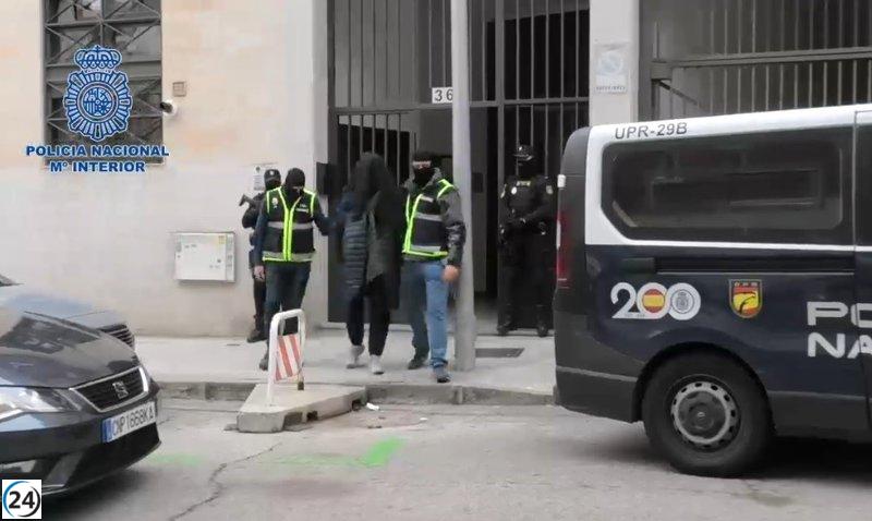 Red desmantelada por la Policía en Badajoz y Zaragoza vinculada con la financiación de una milicia de Al Qaeda.