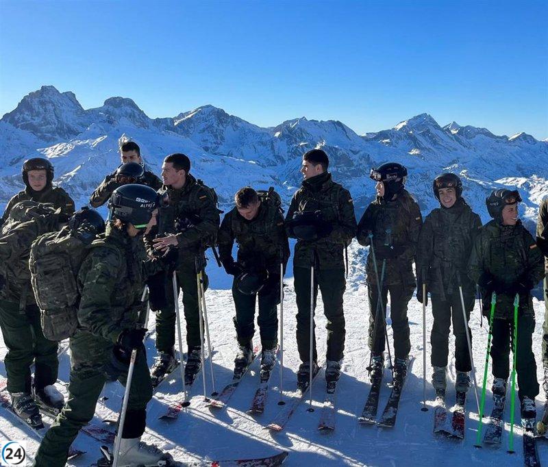 La Princesa Leonor se entrena en montaña en el Pirineo aragonés junto a sus compañeros.