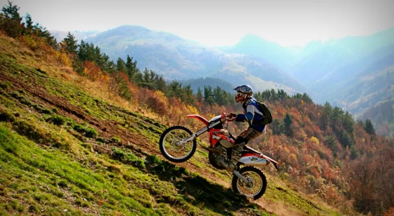 Descubre las montañas de Aragón con tu moto de enduro (*)(*)
