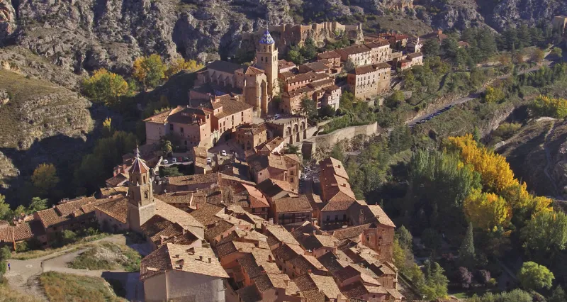 Visita el pueblo de Albarracín, declarado Monumento Nacional